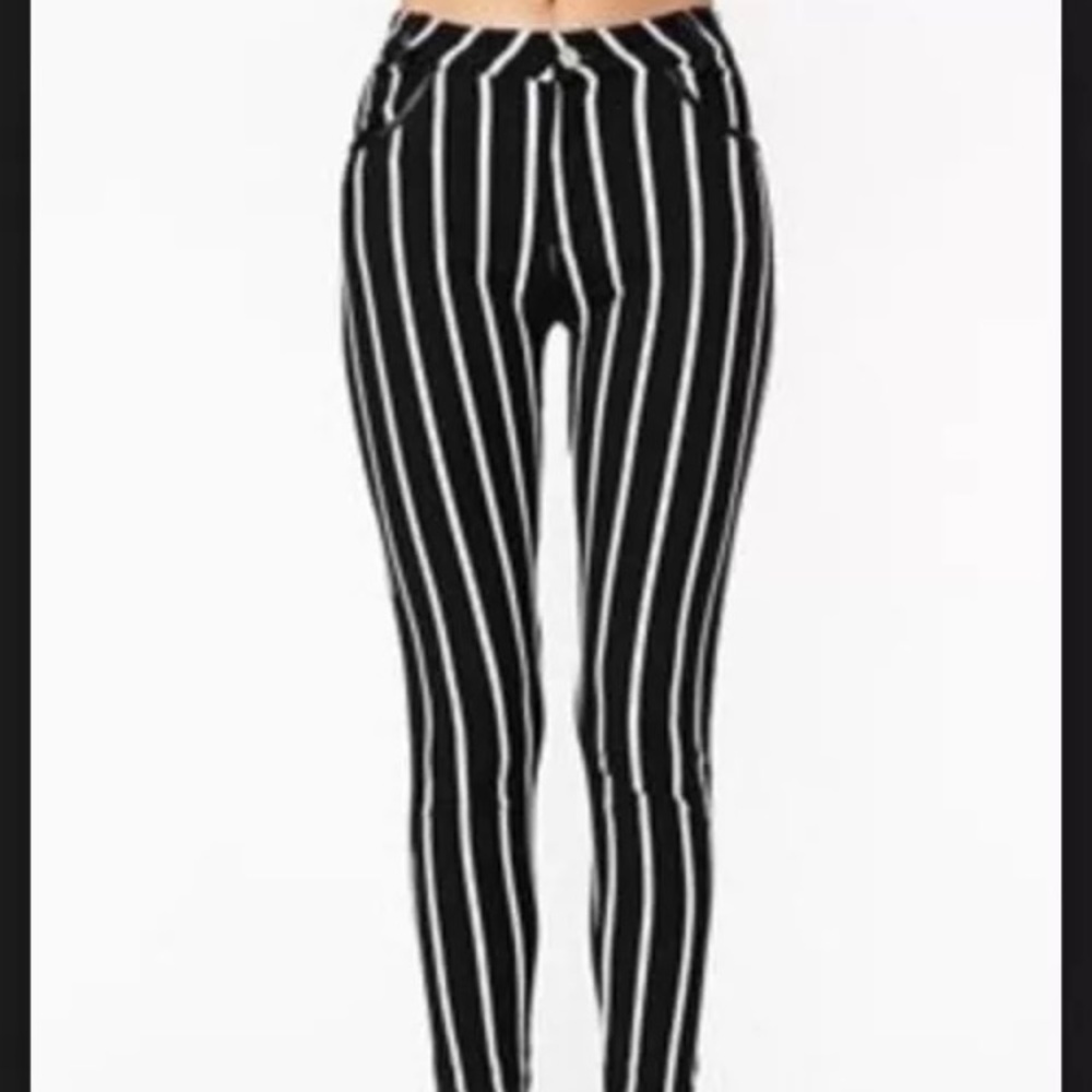 NWOT Motel Rocks Skinny leg Jeans- size S